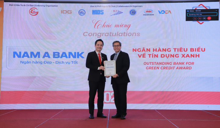 Nam A Bank được vinh danh hai giải thưởng “Ngân hàng Bán lẻ tiêu biểu” và “Ngân hàng tiêu biểu về Tín dụng Xanh”