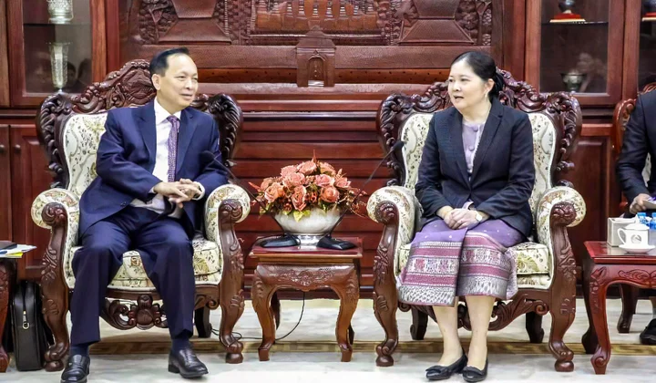Phó Thống đốc thường trực Đào Minh Tú tiếp, làm việc với Quyền Thống đốc Ngân hàng Lào