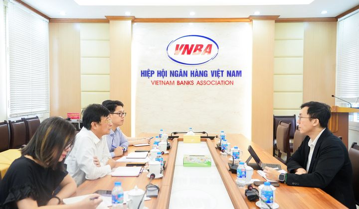 Hiệp hội Ngân hàng Việt Nam làm việc với Cơ quan Quản lý Tiền tệ Singapore