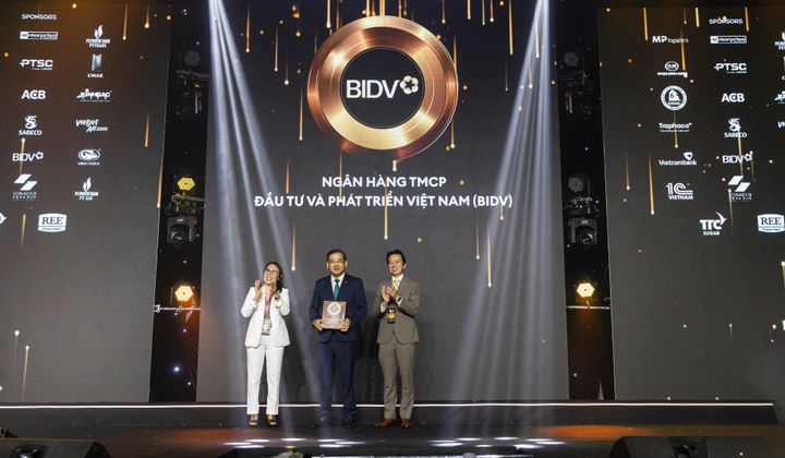 BIDV là ngân hàng dẫn đầu về doanh thu trong Top 50 công ty niêm yết tốt nhất Việt Nam
