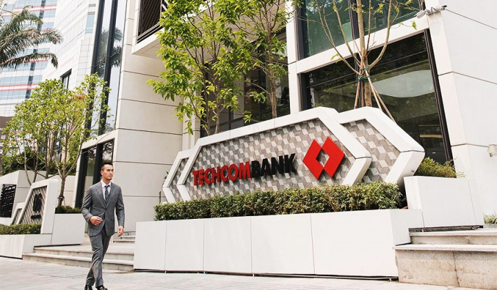 Techcombank scoops three prestigious awards by Asian Banking & Finance magazine