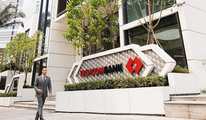 Techcombank scoops three prestigious awards by Asian Banking & Finance magazine