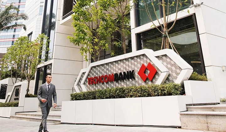 Techcombank scoops three prestigious awards by Asian Banking & Finance magazine