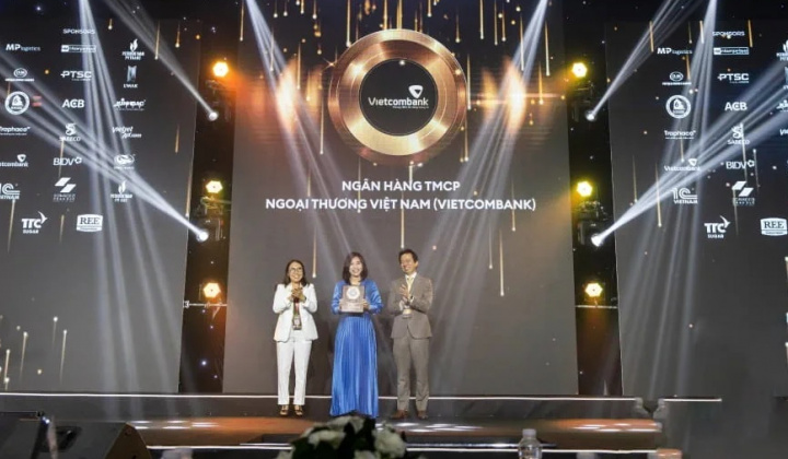 Vietcombank 12 năm liên tiếp trong Danh sách 50 Công ty niêm yết tốt nhất Việt Nam