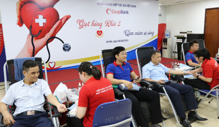 Đoàn Thanh niên Co-opBank tham gia hiến máu tình nguyện năm 2024