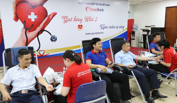 Đoàn Thanh niên Co-opBank tham gia hiến máu tình nguyện năm 2024
