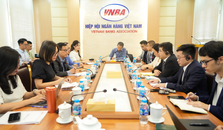 Hiệp hội Ngân hàng Việt Nam làm việc với đoàn công tác AMRO