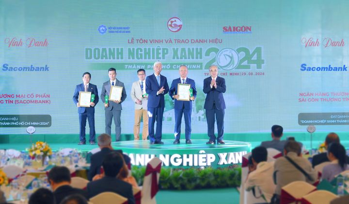 Sacombank lần thứ hai liên tiếp nhận danh hiệu doanh nghiệp xanh