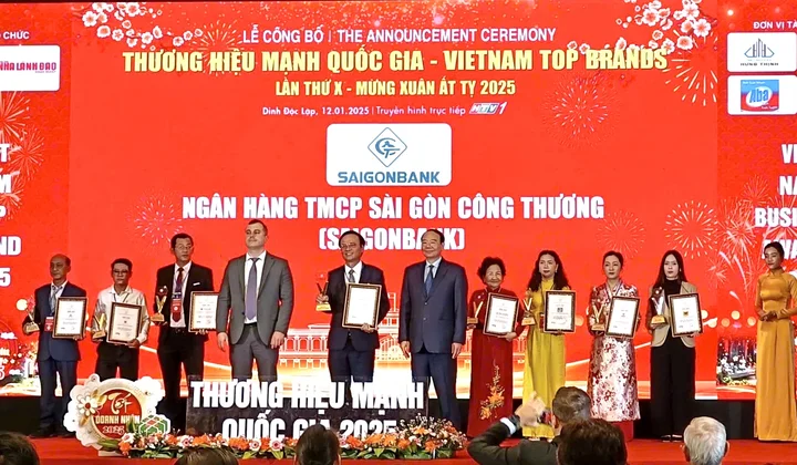 SAIGONBANK được vinh danh TOP 12 "Thương hiệu mạnh Quốc gia 2025"