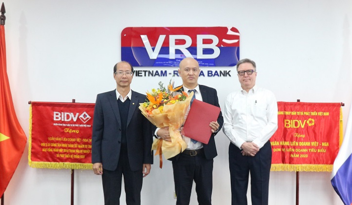 VRB bổ nhiệm Giám đốc Ban Quản lý Bán lẻ & Mạng lưới