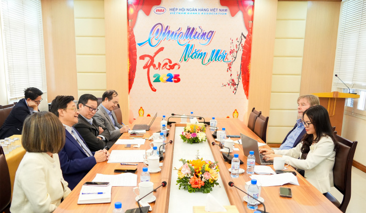 Hiệp hội Ngân hàng làm việc với chuyên gia dự án của Đại sứ quán Anh về tài chính toàn diện