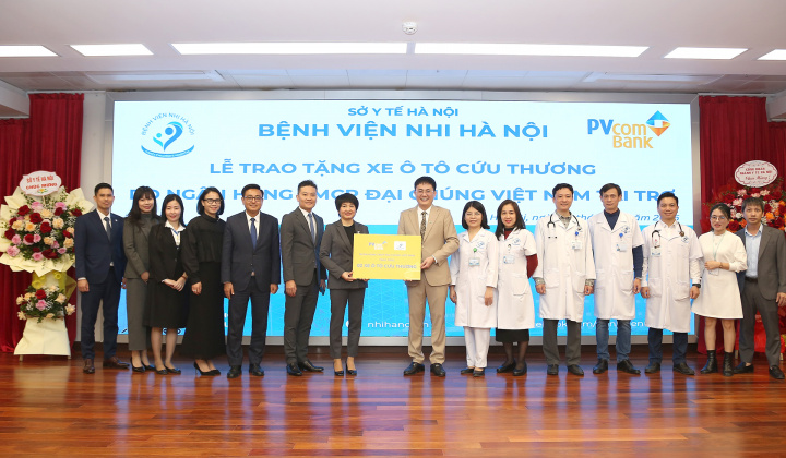 PVcomBank tài trợ 02 xe cứu thương và trang thiết bị y tế đi kèm cho Bệnh viện Nhi Hà Nội