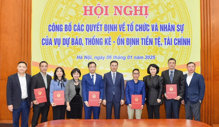 Công bố Quyết định điều động, bổ nhiệm Ban Lãnh đạo Vụ Dự báo, thống kê - Ổn định tiền tệ, tài chính