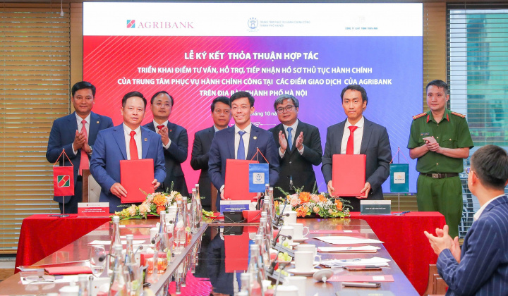 Agribank and Hanoi Public Administration Service Center Cooperate to Integrate Public Services at Bank Transaction Points