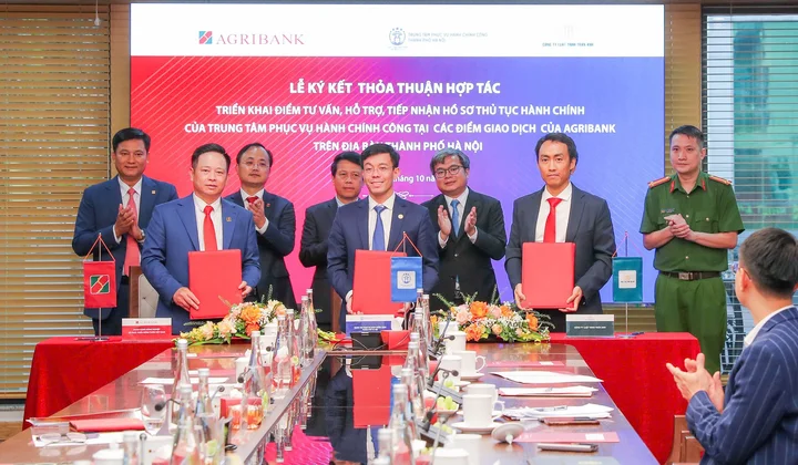 Agribank and Hanoi Public Administration Service Center Cooperate to Integrate Public Services at Bank Transaction Points