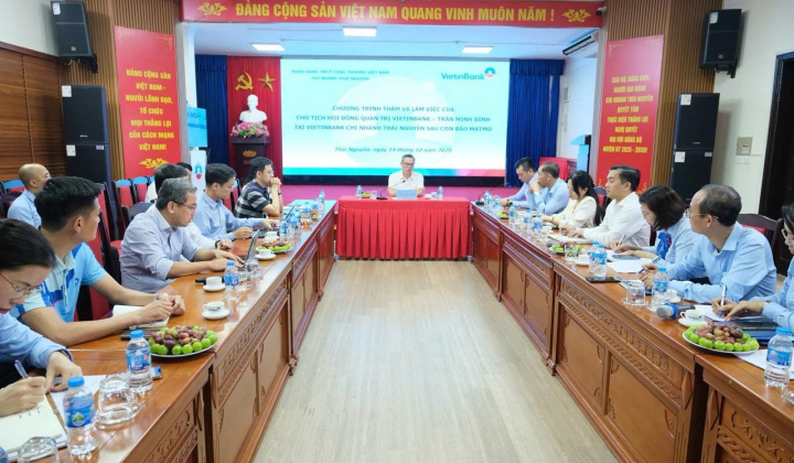 Chủ tịch HĐQT VietinBank thăm hỏi, động viên và chỉ đạo các chi nhánh ở Thái Nguyên khắc phục hậu quả sau bão số 11