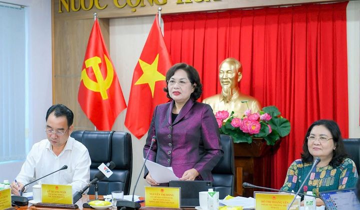 Thống đốc Nguyễn Thị Hồng làm việc với tỉnh Vĩnh Long