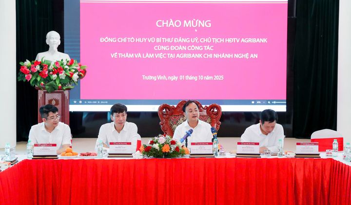Chủ tịch HĐTV Agribank làm việc tại các chi nhánh trên địa bàn tỉnh Nghệ An, kịp thời chỉ đạo khắc phục hậu quả do bão lũ
