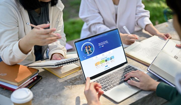Sacombank mang “trường học tài chính số” đến với sinh viên trên toàn quốc