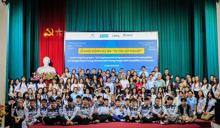 Standard Chartered empowers youth’s financial education through 'Ready to Work' project