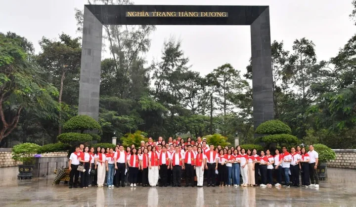 Đảng bộ Trụ sở chính Vietcombank về nguồn tại Côn Đảo