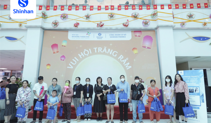 Shinhan Finance mang “Vui hội trăng rằm” đến với các em nhỏ tại Bệnh viện Nhi Đồng Thành phố