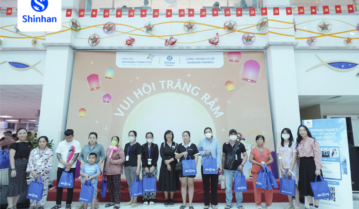 Shinhan Finance mang “Vui hội trăng rằm” đến với các em nhỏ tại Bệnh viện Nhi Đồng Thành phố
