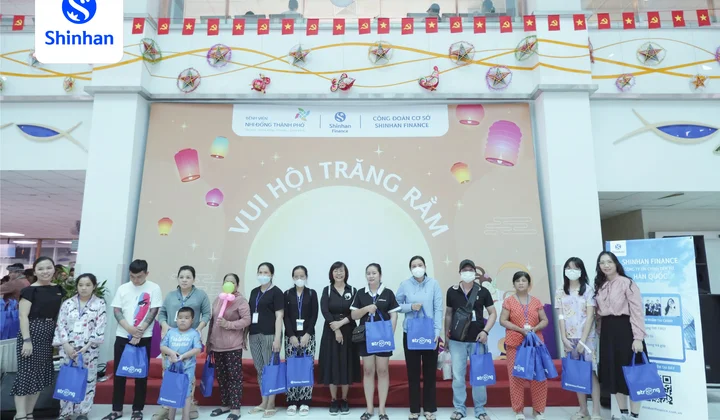 Shinhan Finance mang “Vui hội trăng rằm” đến với các em nhỏ tại Bệnh viện Nhi Đồng Thành phố