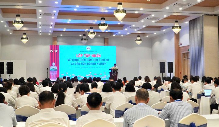 VDB khai giảng lớp tập huấn thực hiện dân chủ và văn hóa doanh nghiệp