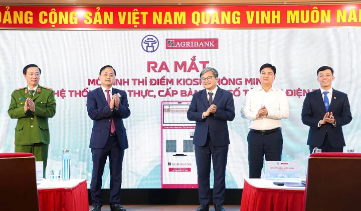 Agribank và TP Hà Nội đồng hành trong chuyển đổi số, tài trợ Kiosk thông minh