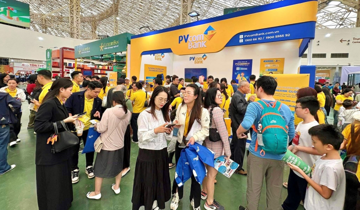PVcomBank khẳng định dấu ấn thương hiệu tại Hội chợ Mùa Thu 2025