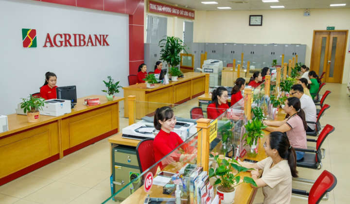 Agribank được vinh danh Top 10 ngân hàng có môi trường làm việc tốt nhất Việt Nam 2025