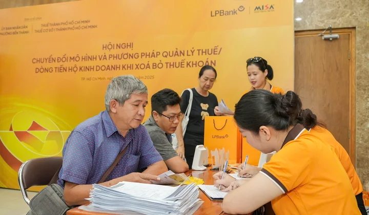 Xóa thuế khoán: LPBank mở gói giải pháp giúp hộ kinh doanh, tiểu thương chuyển đổi dễ dàng