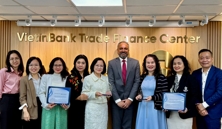 VietinBank xuất sắc nhận 2 giải thưởng do JPMorgan trao tặng