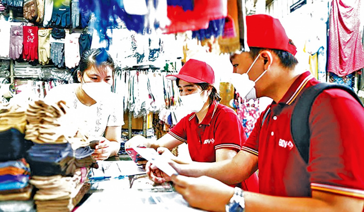 Ngân hàng dẫn dắt “Bình dân học vụ” số