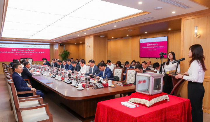 Công đoàn Trụ sở chính Agribank phát động ủng hộ đồng bào bị thiệt hại do bão lũ