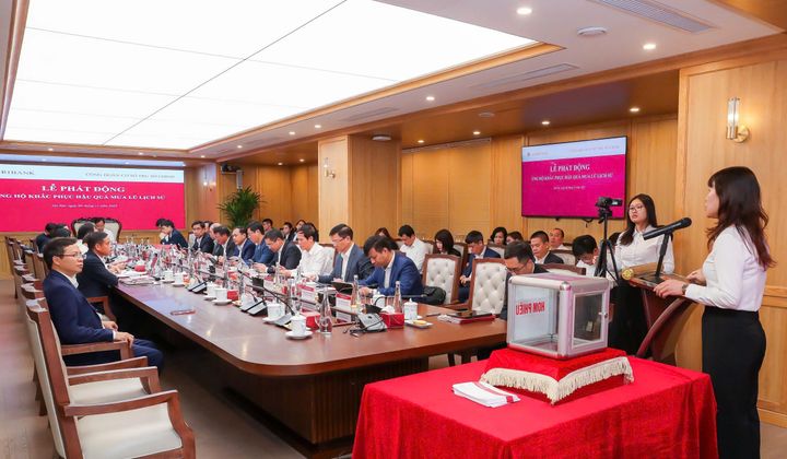 Công đoàn Trụ sở chính Agribank phát động ủng hộ đồng bào bị thiệt hại do bão lũ