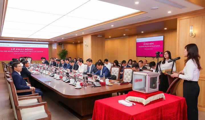 Công đoàn Trụ sở chính Agribank phát động ủng hộ đồng bào bị thiệt hại do bão lũ