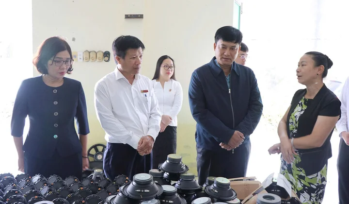 Agribank kịp thời hỗ trợ khách hàng, người lao động trên địa bàn Đà Nẵng và Huế bị thiệt hại do bão lũ