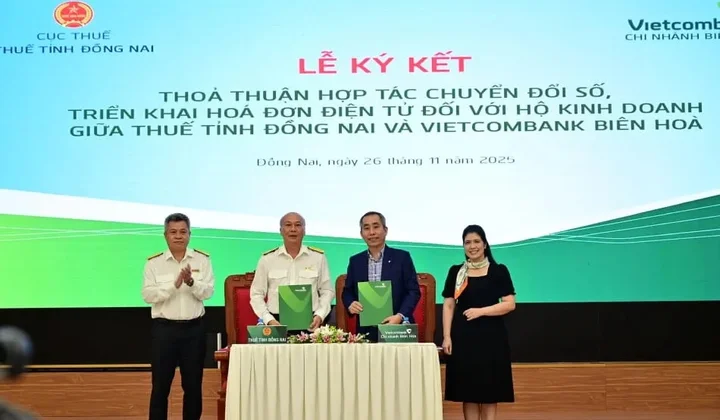 Vietcombank Biên Hòa hợp tác Thuế Đồng Nai hỗ trợ hộ kinh doanh chuyển đổi số và hóa đơn điện tử