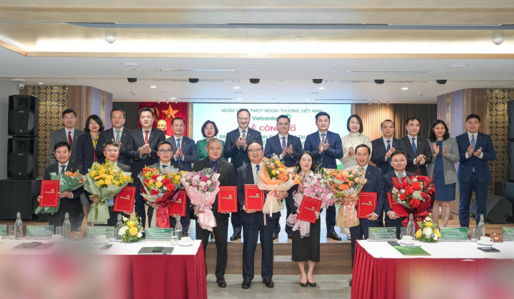 Vietcombank luân chuyển, bổ nhiệm lãnh đạo tại Trụ sở chính và 7 chi nhánh