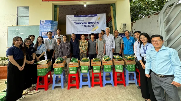 Shinhan Finance Chi nhánh Quận 1 mang yêu thương đến Ấp Nhơn Lộc (An Giang): Khi sẻ chia đến đúng nơi cần nhất