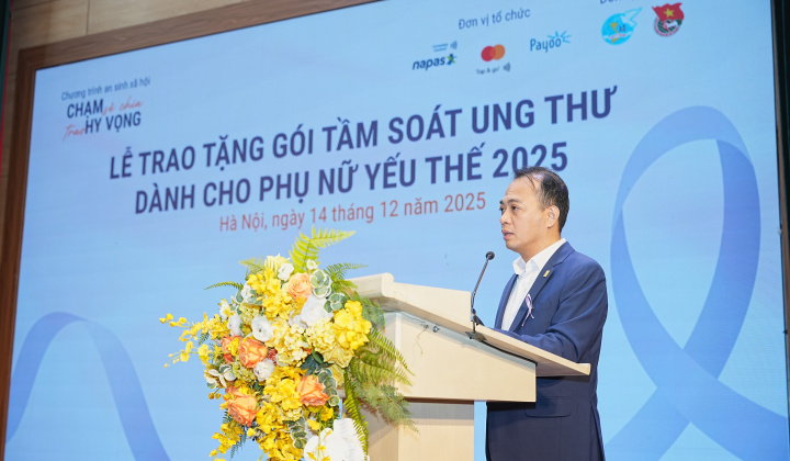 NAPAS, Mastercard, and Payoo donate over 4 billion Vietnamese dong, provide 2,010 free cancer screening packages, and organize “Zero-Dong Stalls” for vulnerable women.