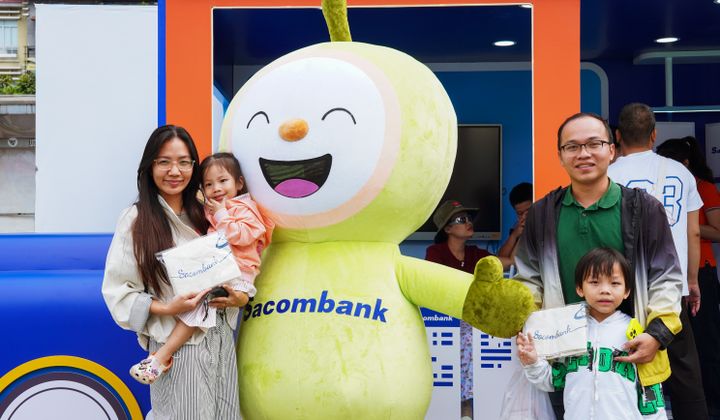 Sacombank gắn kết gia đình tại Sundate Festival 2025