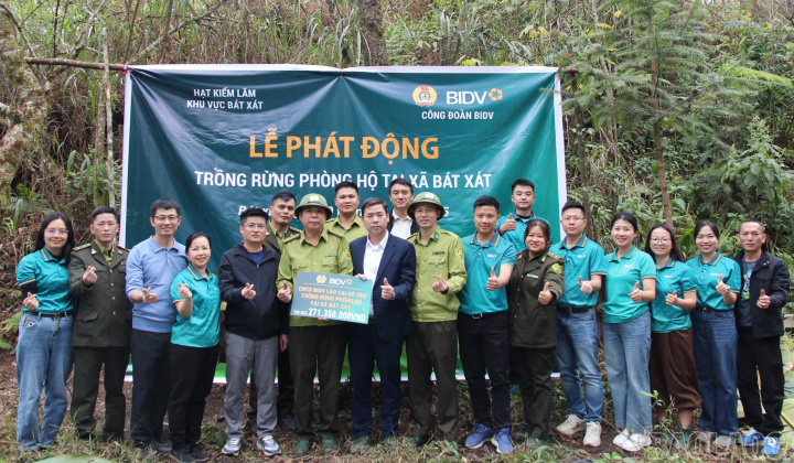 Công đoàn cơ sở BIDV Lào Cai hỗ trợ hơn 270 triệu đồng trồng rừng phòng hộ tại Bát Xát