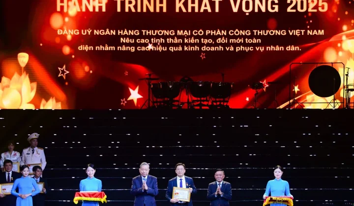 Đảng uỷ VietinBank được vinh danh tập thể điển hình tiêu biểu