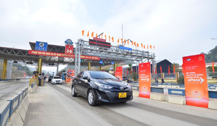 Khách hàng doanh nghiệp của Vietcombank đã có thể liên kết tài khoản ngân hàng với tài khoản giao thông ePass, đáp ứng thời hạn chuyển đổi 31/12/2025