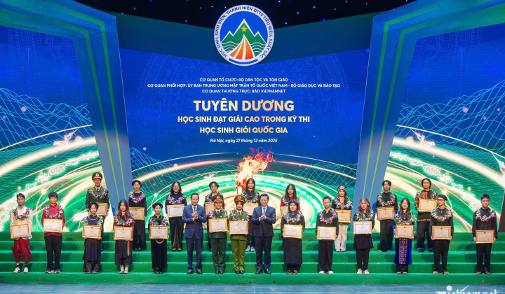 Agribank đồng hành tuyên dương học sinh, sinh viên dân tộc thiểu số