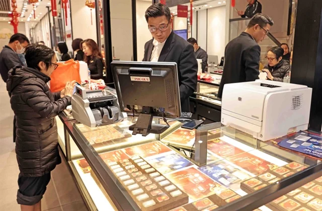Việt Nam tightens rules on gold, foreign currency trading with new penalties