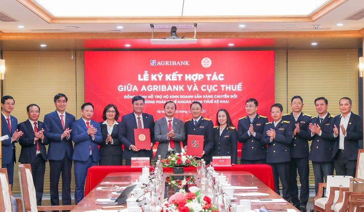 Agribank và Cục Thuế hợp tác, đồng hành hỗ trợ hộ kinh doanh chuyển đổi sang thuế kê khai